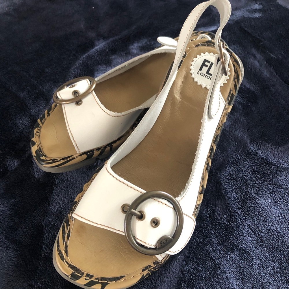 NEW Fly London cute summer sandals size 42 (US 11)